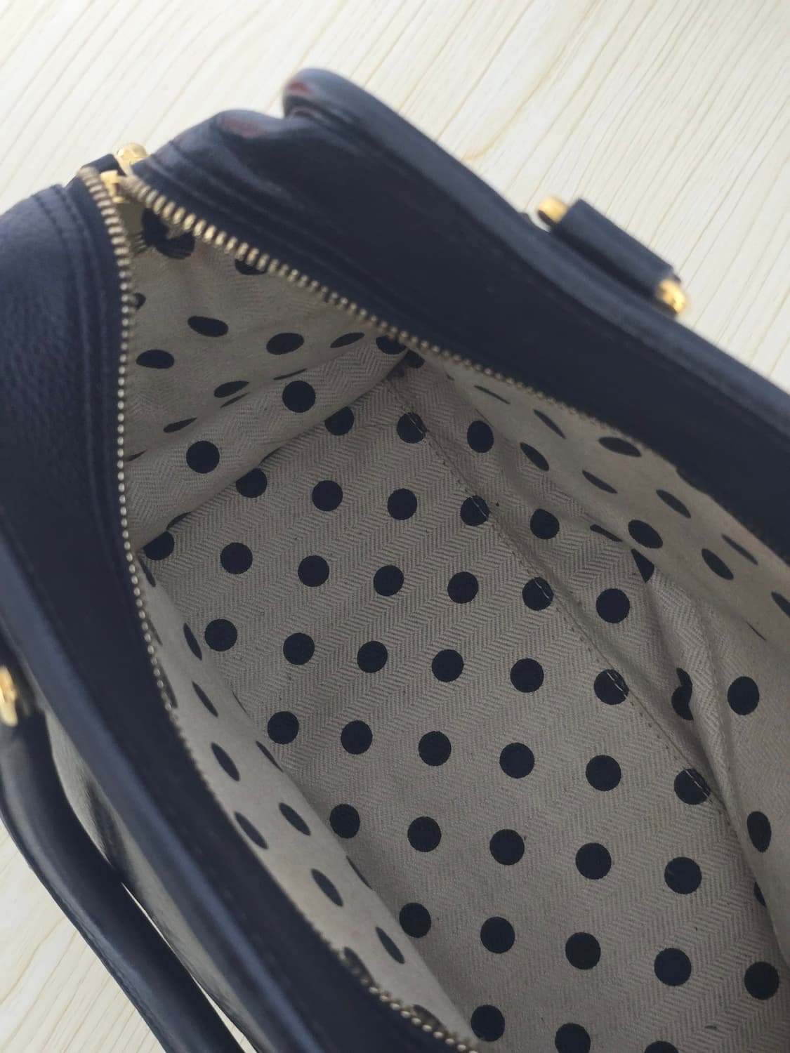 로에베 마드리드 그레인 카프스킨 크루즈백 상품이미지9