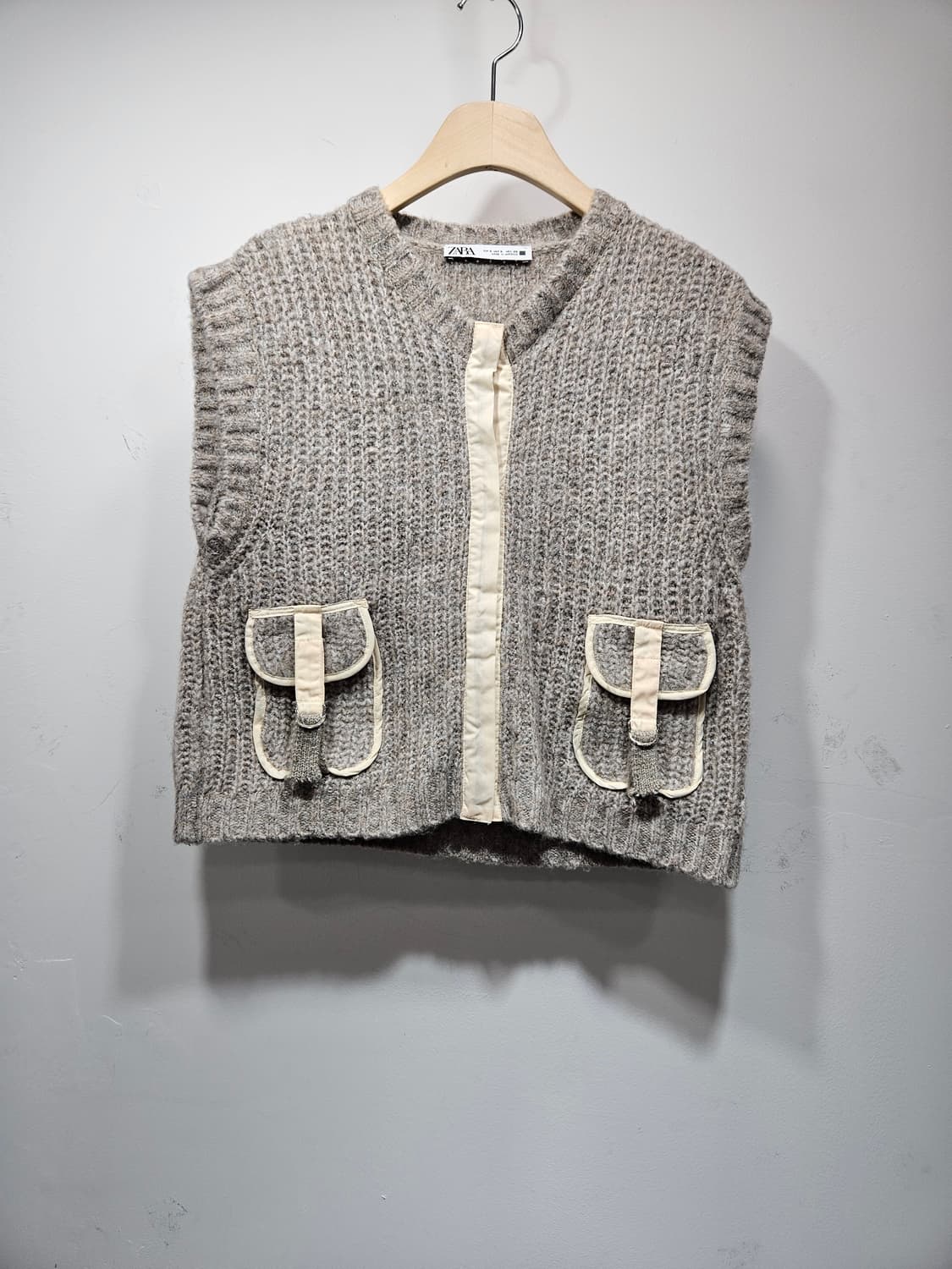 자라(ZARA) 포켓 니트 조끼 베스트 상품이미지1