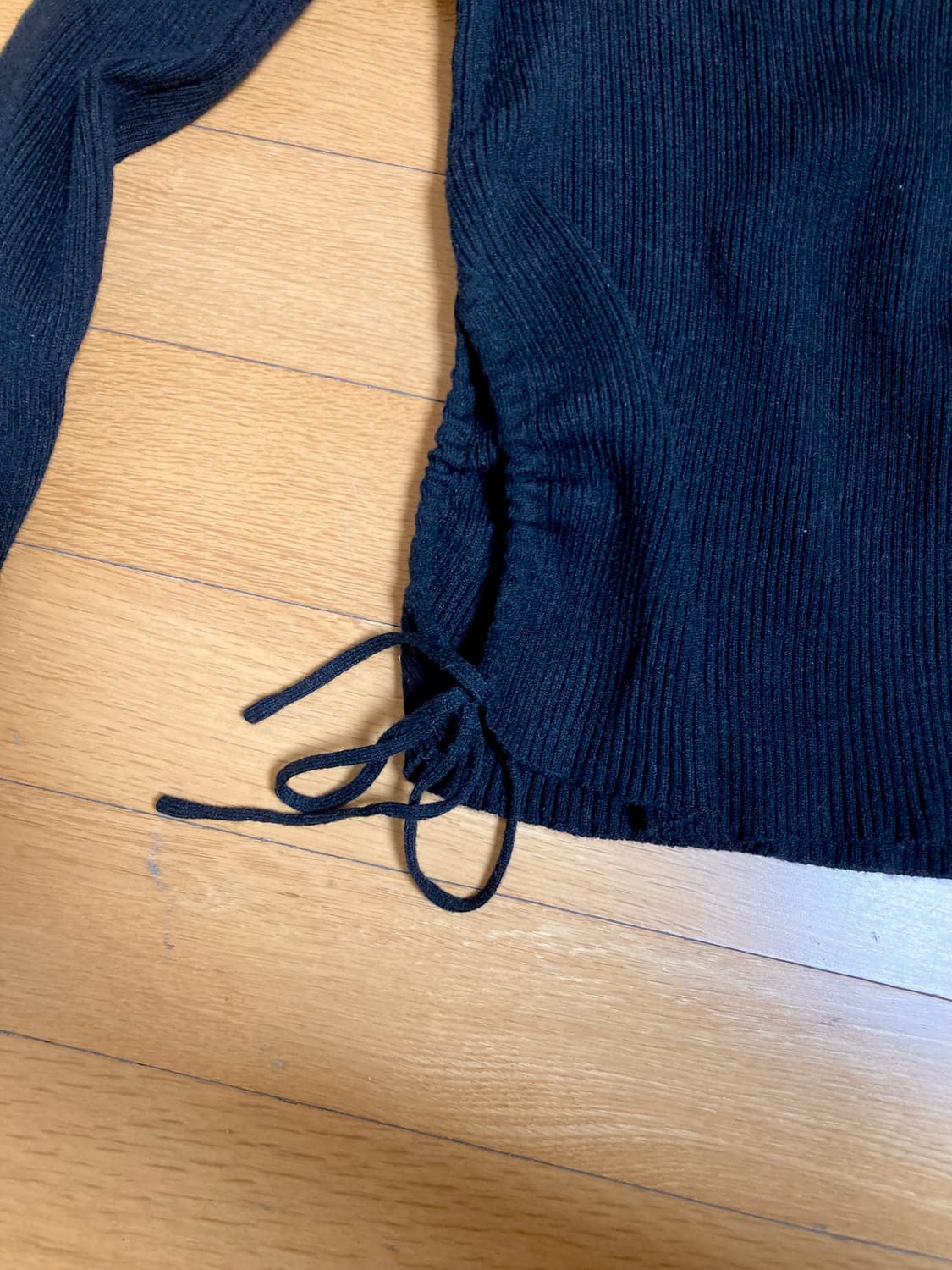 에잇세컨즈 버튼 니트 상품이미지4