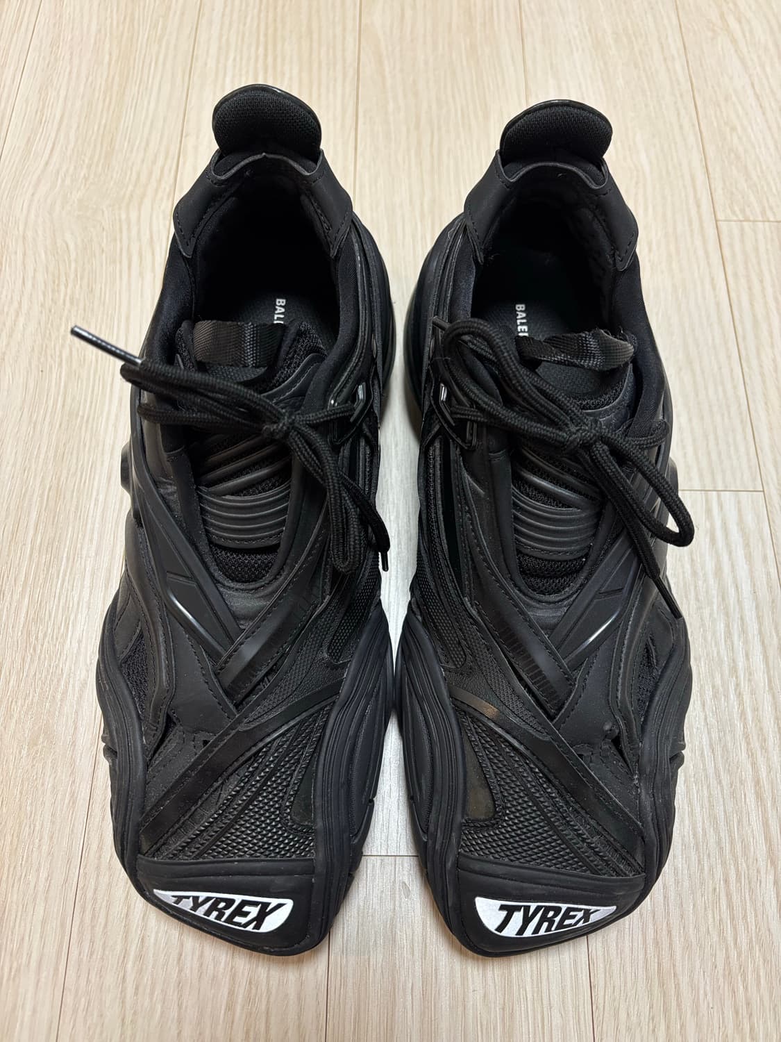 발렌시아가 타이렉스 40 상품이미지1