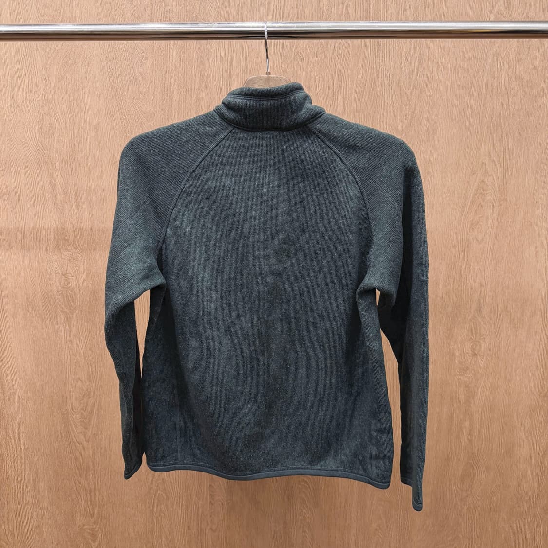 파타고니아 신칠라 플리스 하프 집업 지퍼 포켓 디테일 레귤러핏 딥그린 상품이미지3