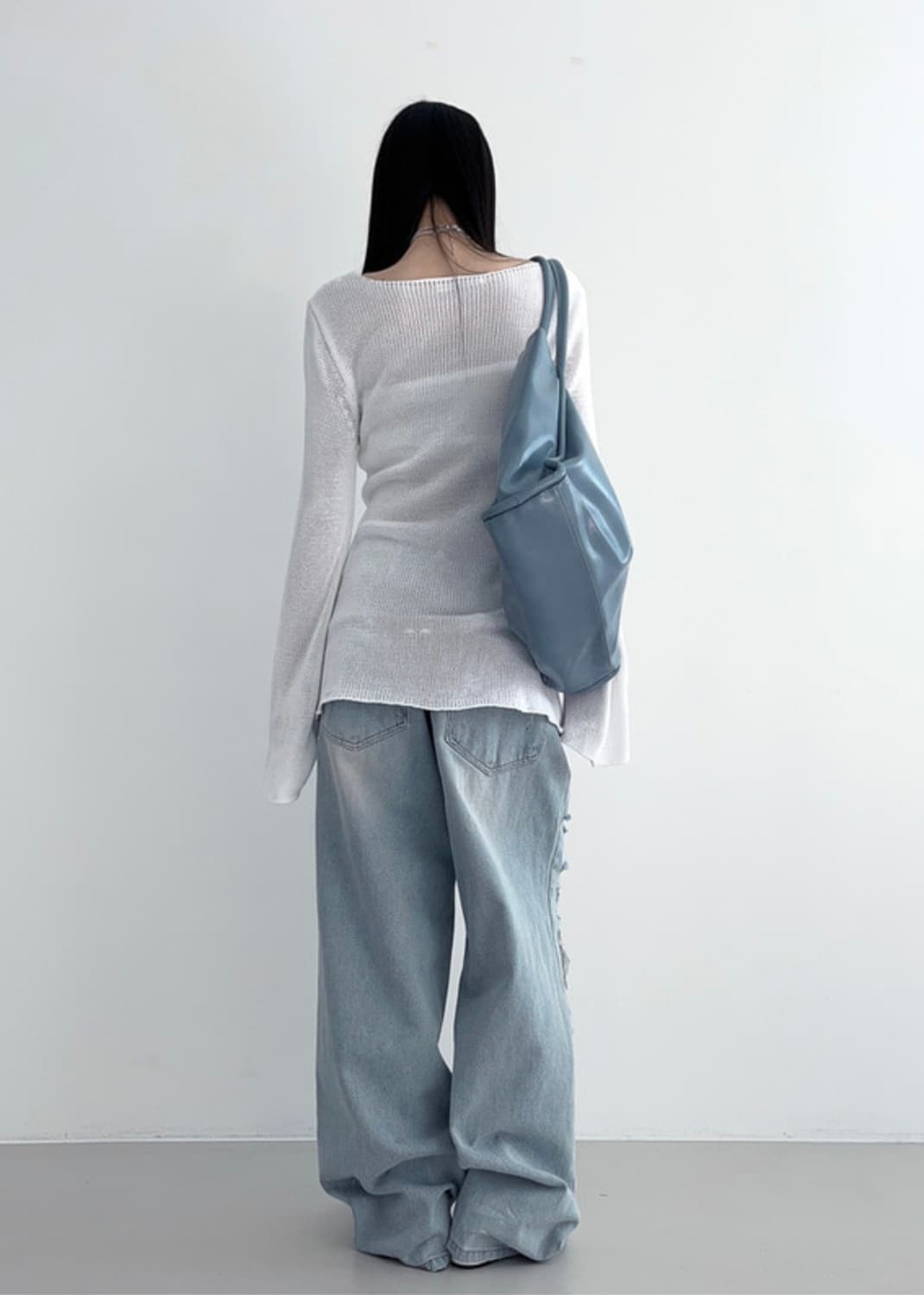 로웨어 글로시 레더 스퀘어 토트백 상품이미지2