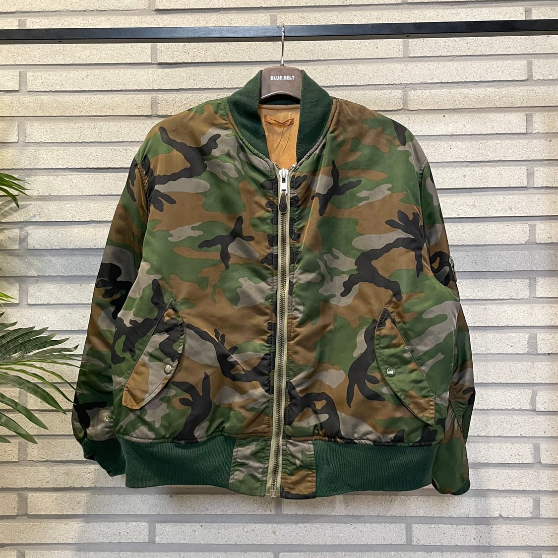 MA-1 항공점퍼 카모 패턴 소매 포켓 디테일 카키 상품이미지2