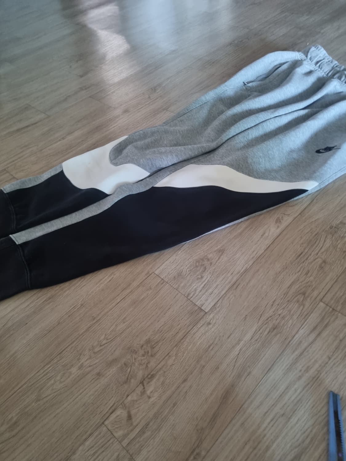 나이키 스우시 조거.  M 상품이미지1