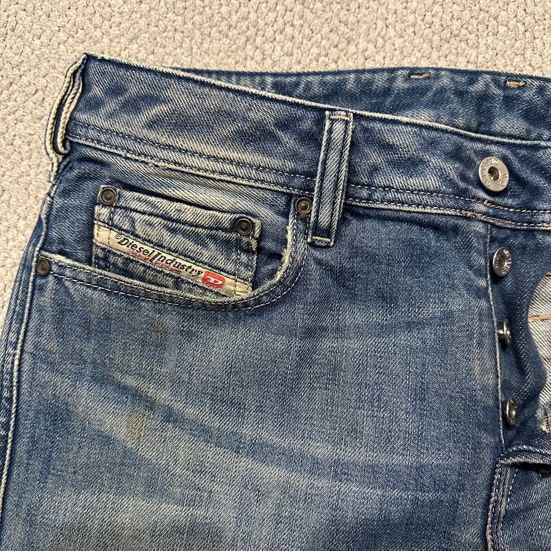 디젤 Diesel 세미 부츠컷 데님팬츠 상품이미지4