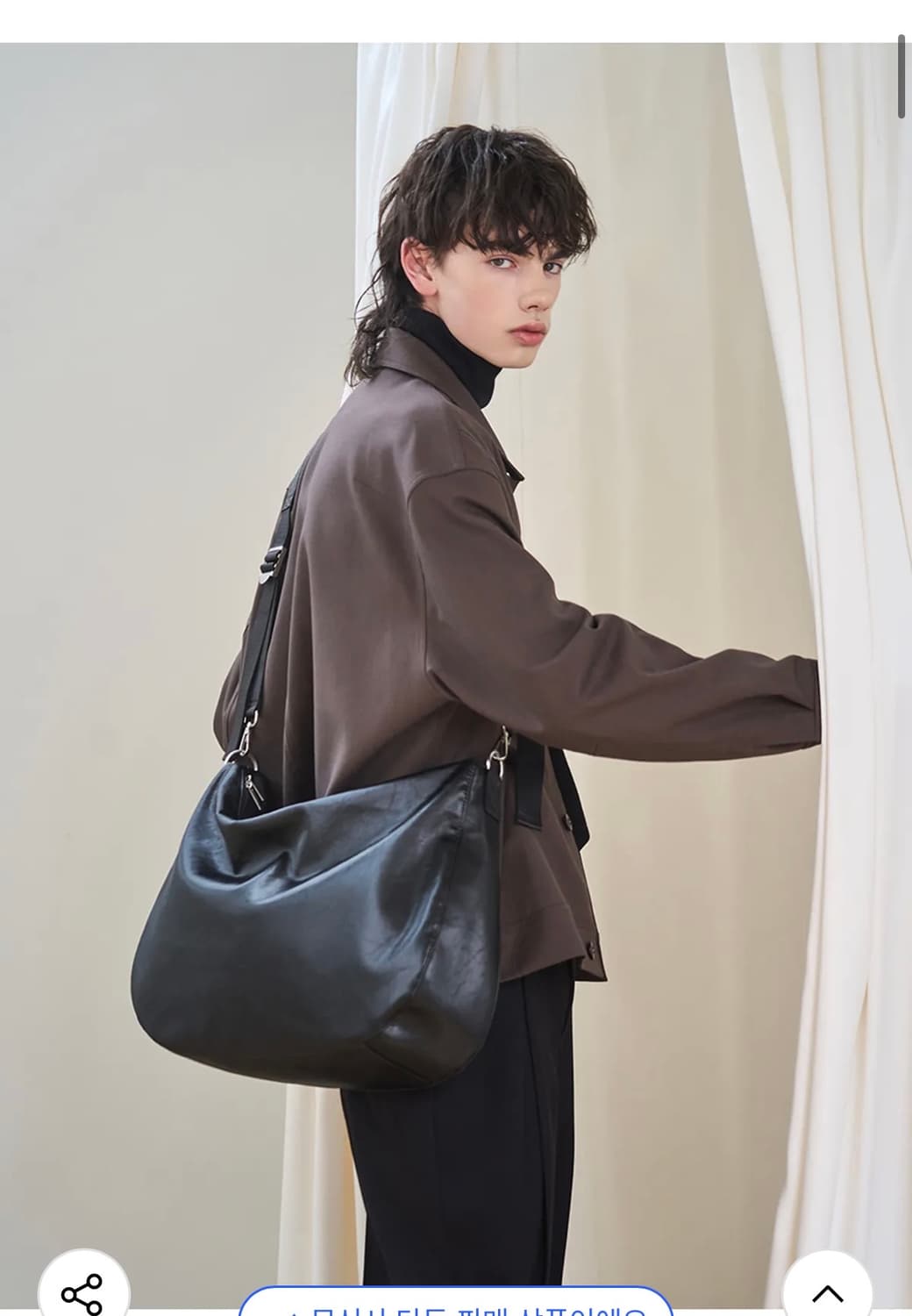 (새상품) 레더리 크랙드 크로스백 [BLACK] 판매 상품이미지2