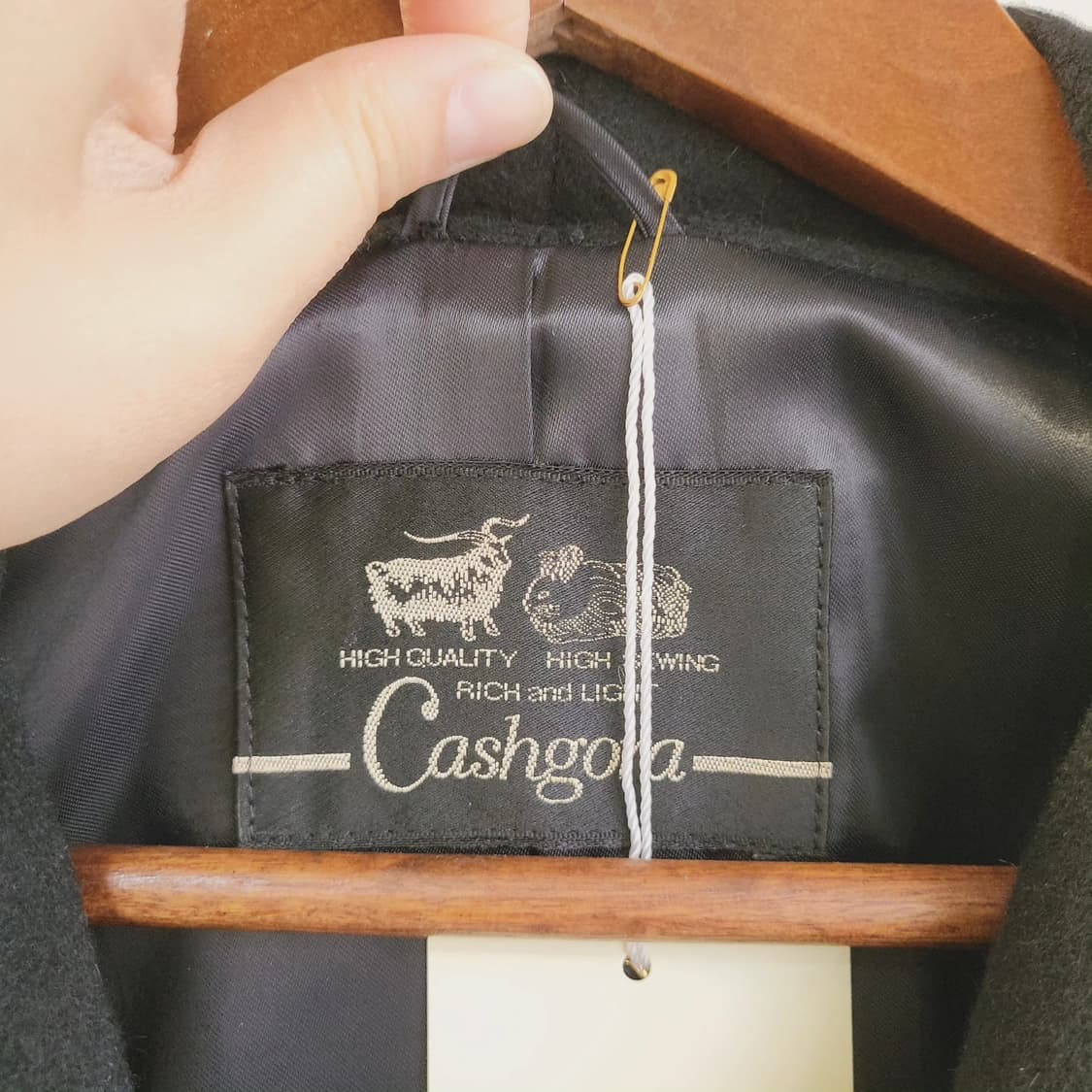 Cashgora 래글런 블랙코트 상품이미지3