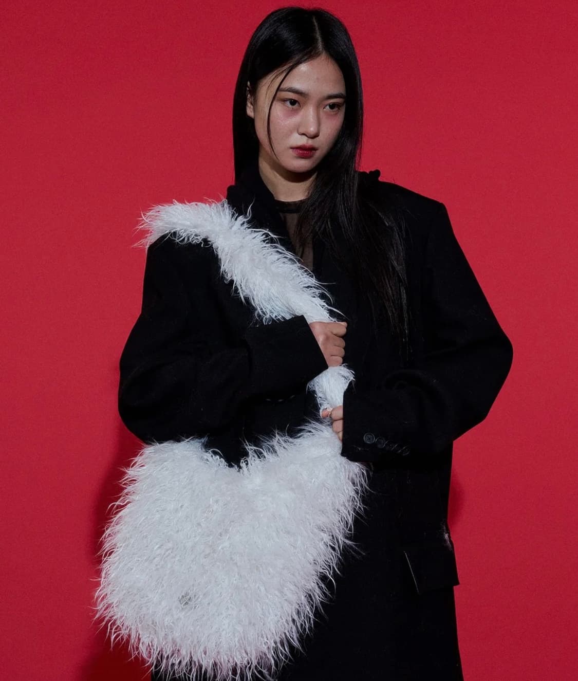 리끌로우 RC PLUSH FUAX FUR BAG WHITE 퍼 가방 상품이미지2