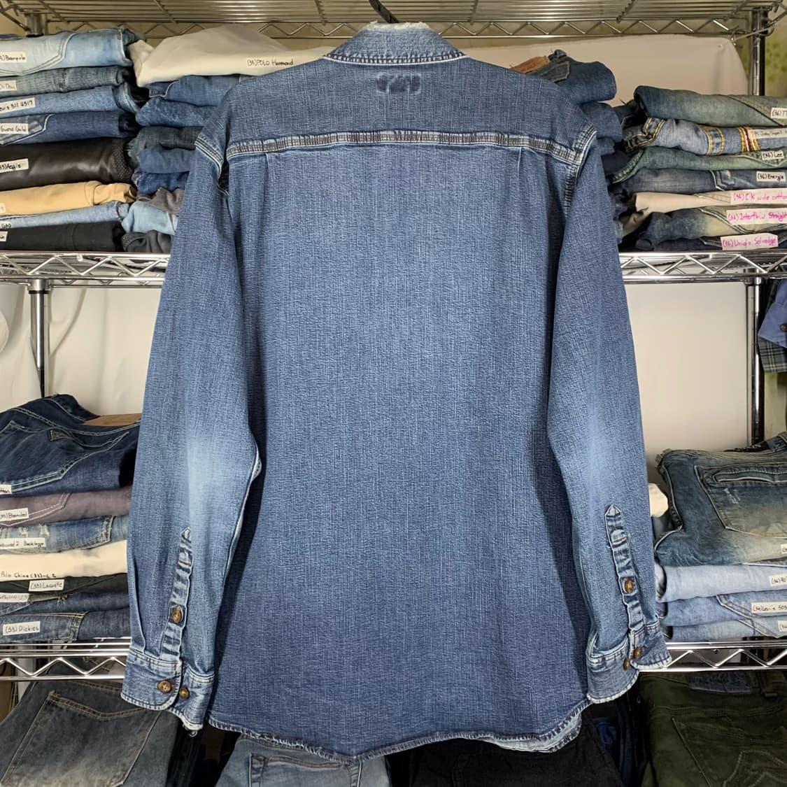 [L] 칼하트 릴렉스드핏 데님 워크셔츠 상품이미지3