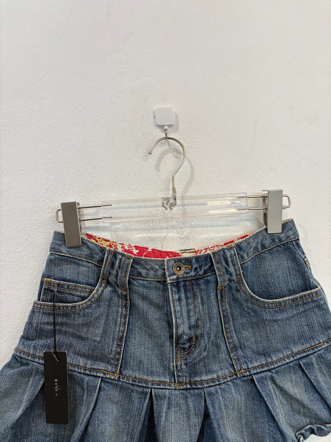 DAKS Pleated Denim Mini Skirt 상품이미지2