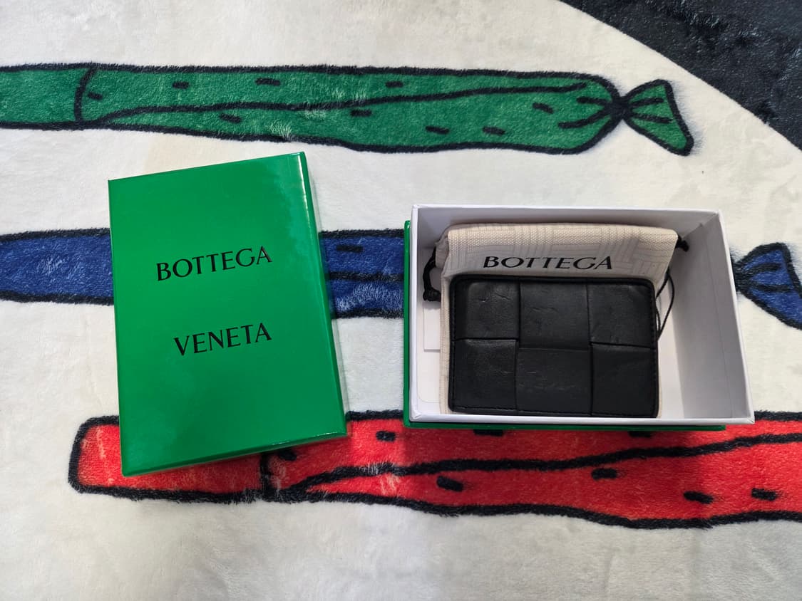 보테가 베네타 카드 케이스 램스킨 & 카프스킨 블랙 카드지갑 상품이미지1