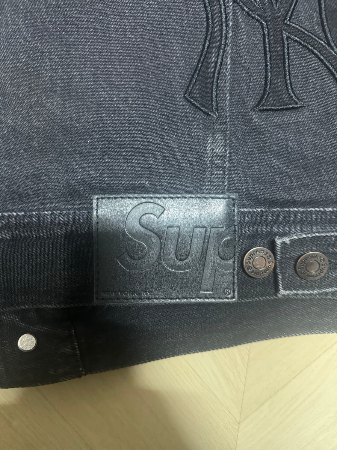 슈프림 x 양키스 블랙 데님 자켓 상품이미지3