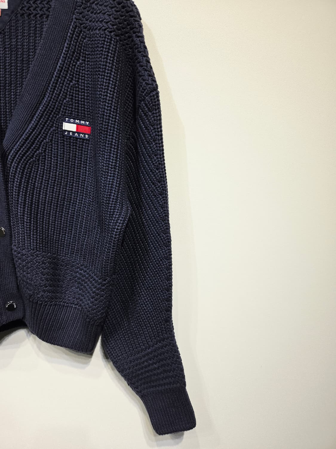 TOMMY JEANS 타미진스 청키 니트 브이넥 가디건 상품이미지4