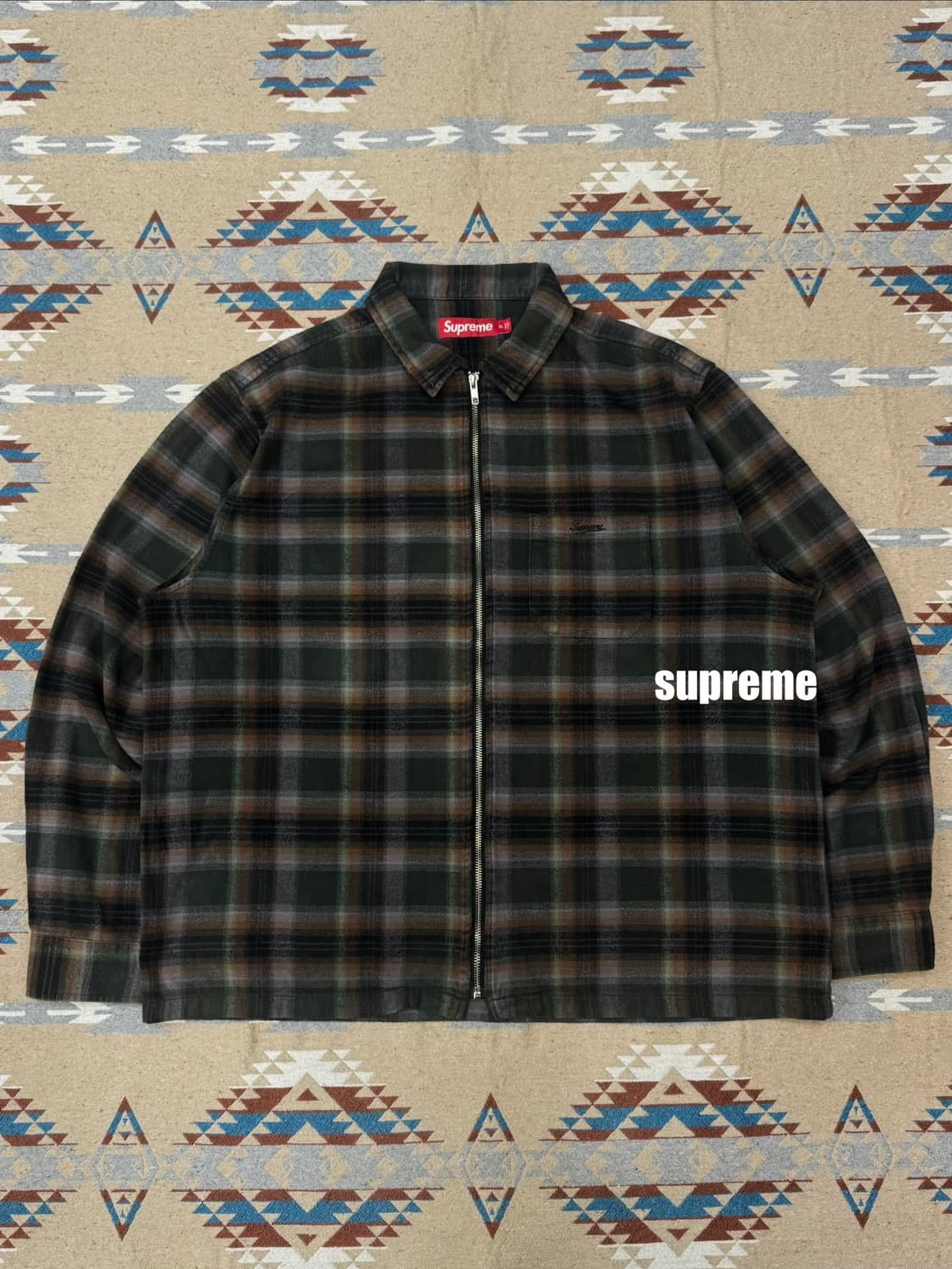 [XL] 슈프림 쉐도우 플레이드 플란넬 집업 셔츠 그린 - 24SS 상품이미지1