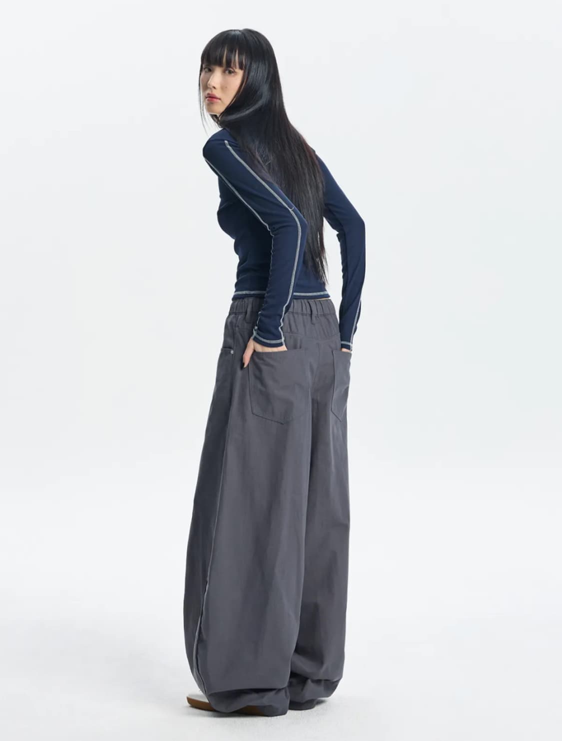 기철 EASY OR EASY 벌룬 팬츠 다크 그레이 상품이미지3