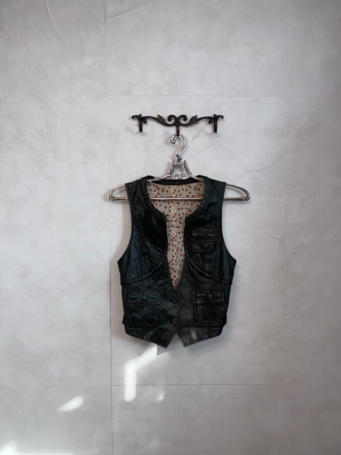 Deep green lamb skin pocket button vest  상품이미지1