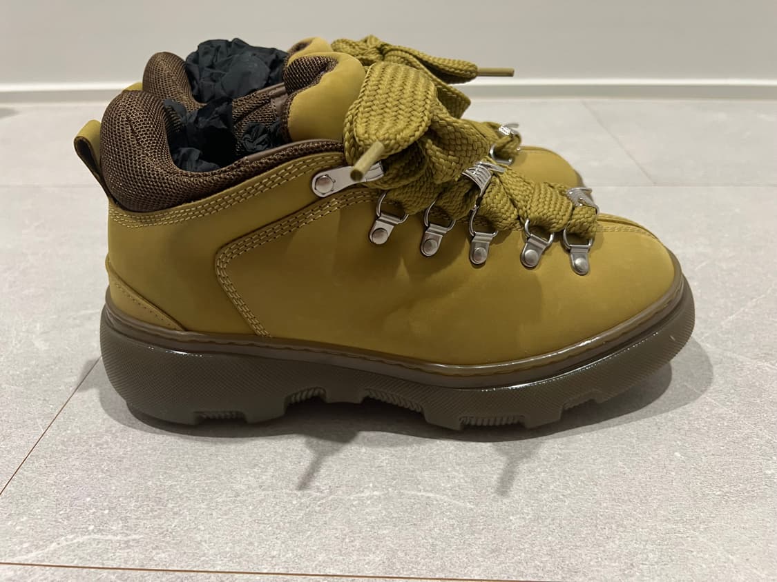 [새제품][40] 버버리 누벅 트랙부츠 상품이미지2