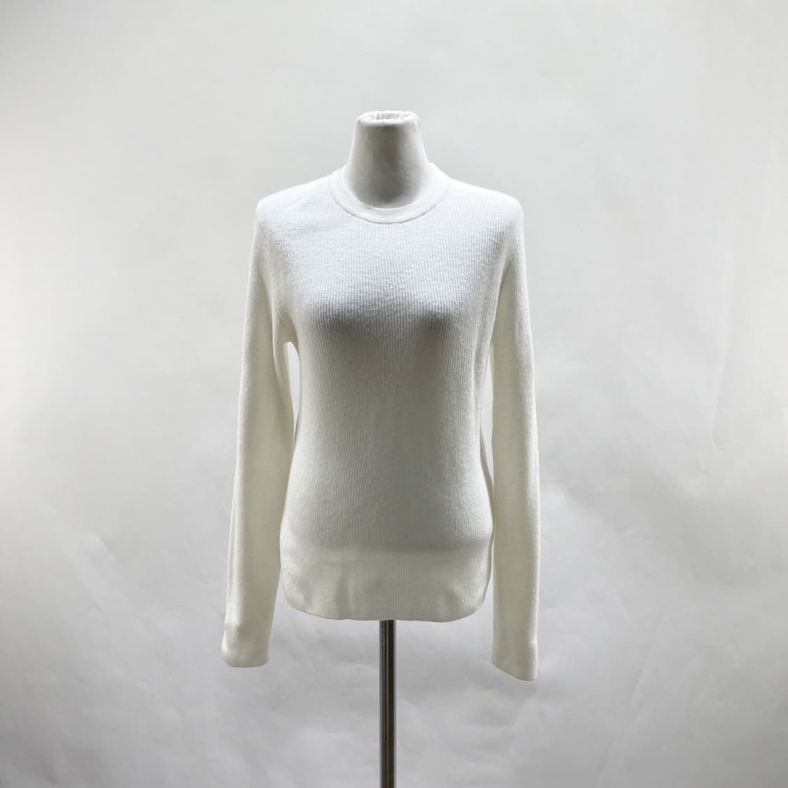 무신사스탠다드 2023 여성니트티 95 상품이미지1