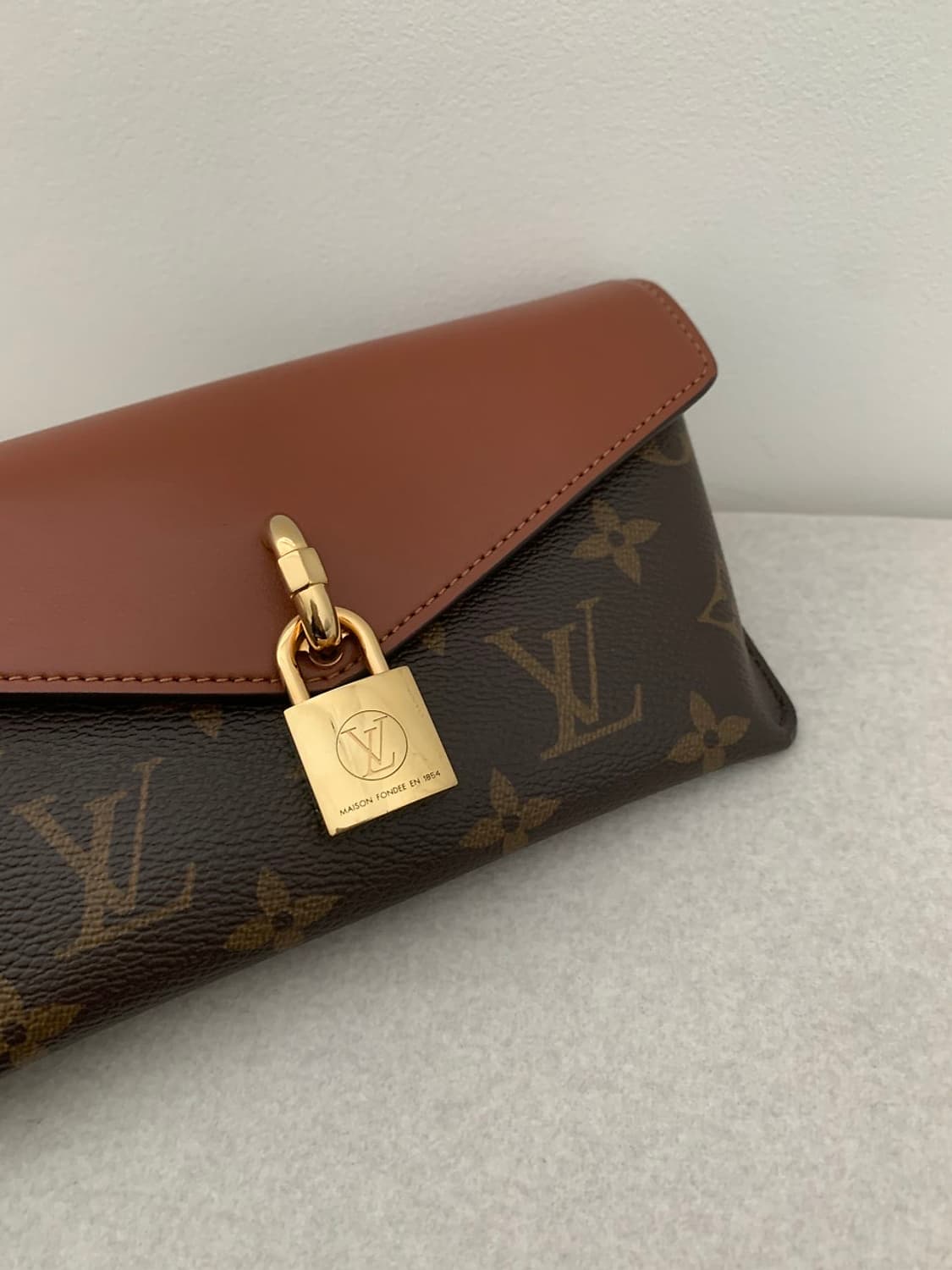 루이비통 패들락 온 스트랩 상품이미지6