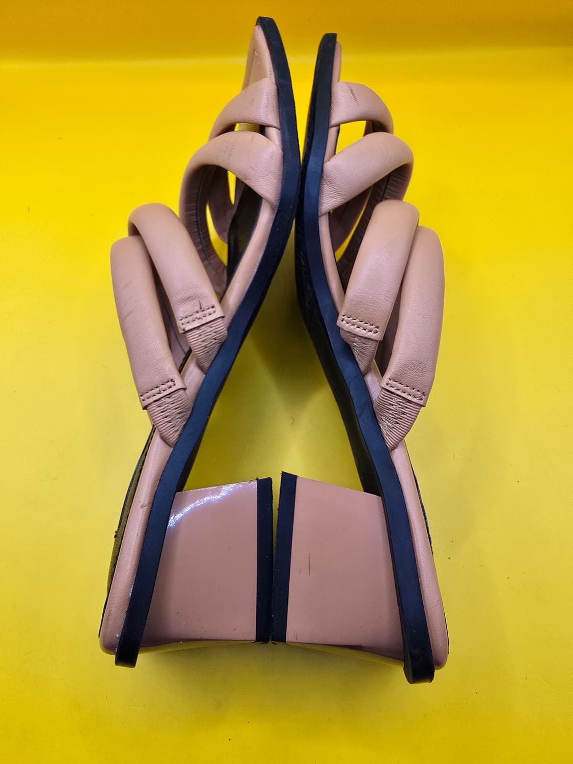 나인웨스트 패딩 스트랩 슬리퍼 230 / 굽5cm 상품이미지3