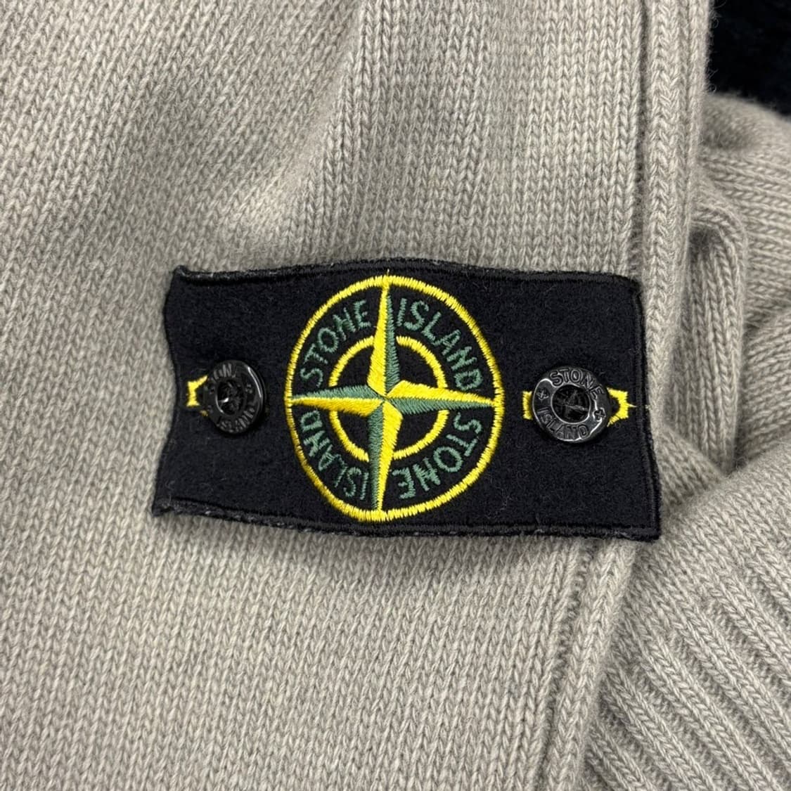 S 스톤아일랜드 와펜 패치 그레이 울 니트 상품이미지6