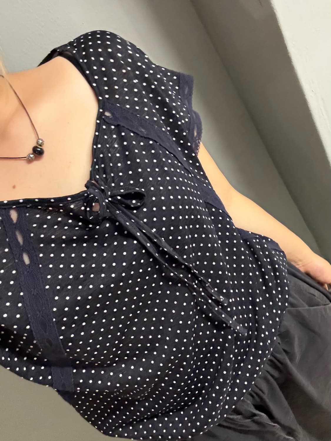 dot pattern lace detail ribbon top 상품이미지1