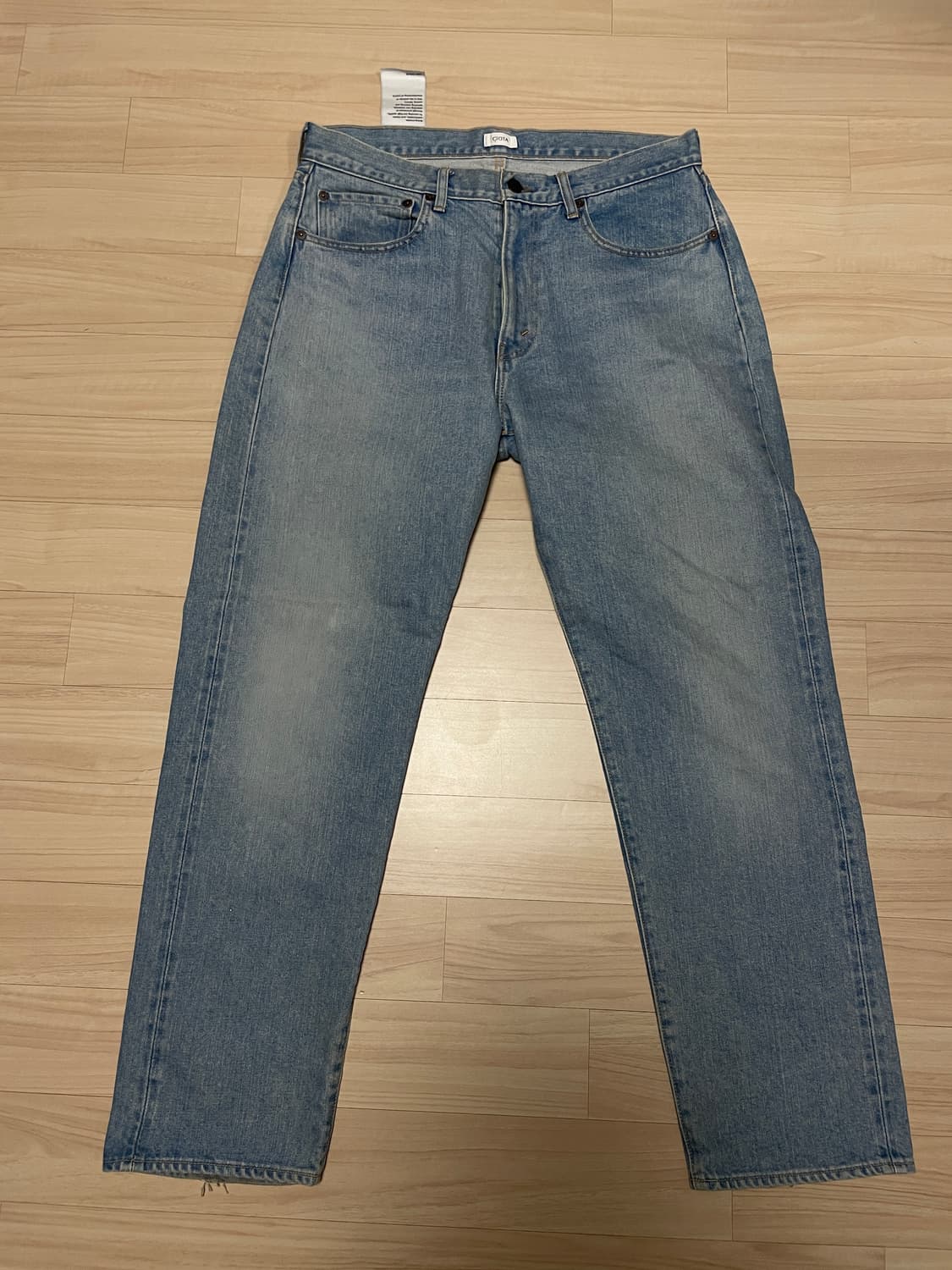 [34] 시오타 수빈 테이퍼드 데님 팬츠 상품이미지1