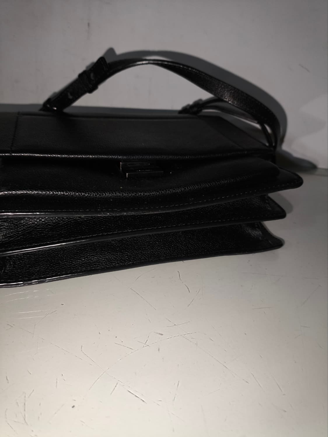 쿠론 메탈 벨 미니 크로스백 상품이미지6