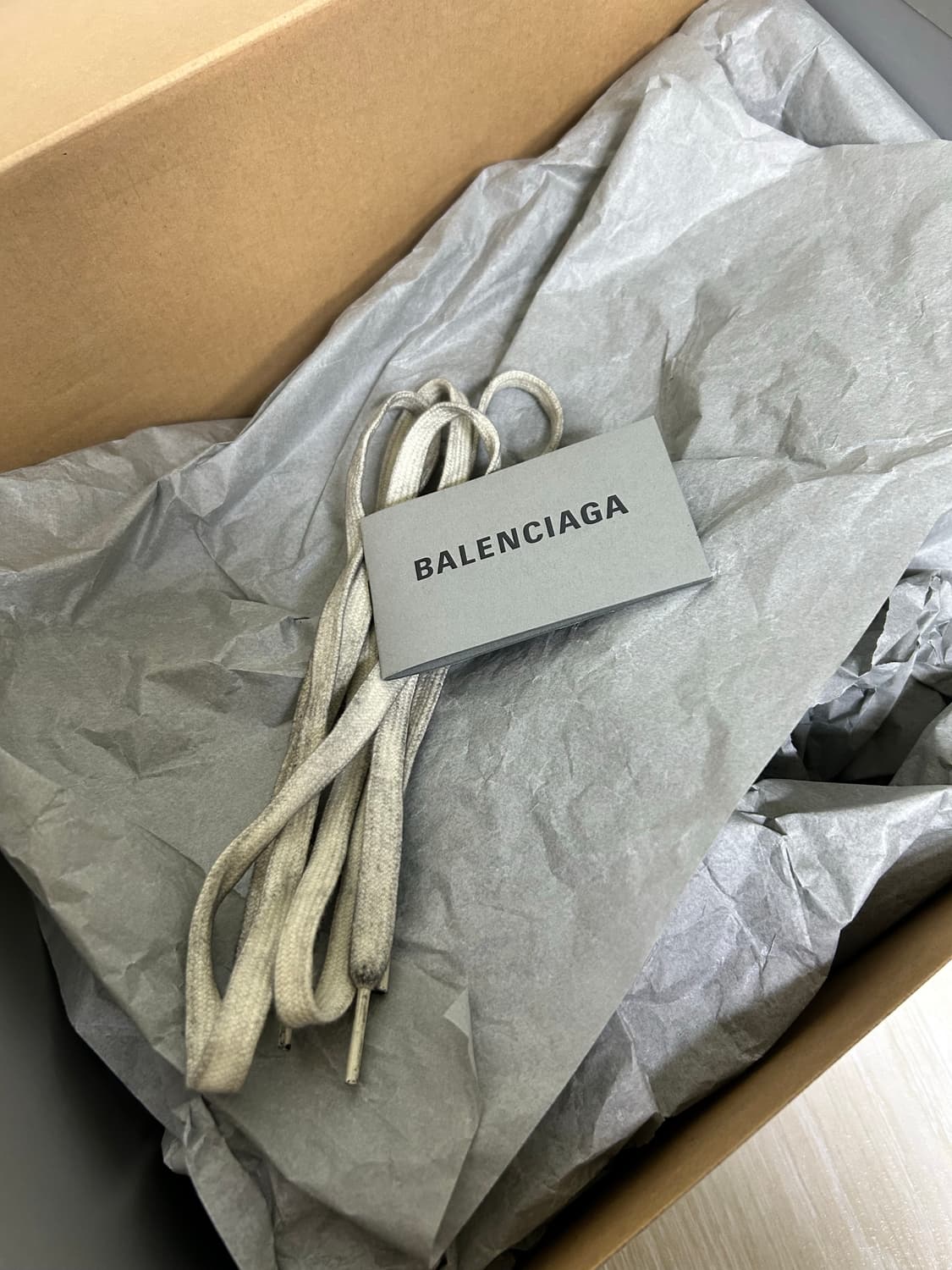 발렌시아가 3xl 에그쉘 상품이미지4