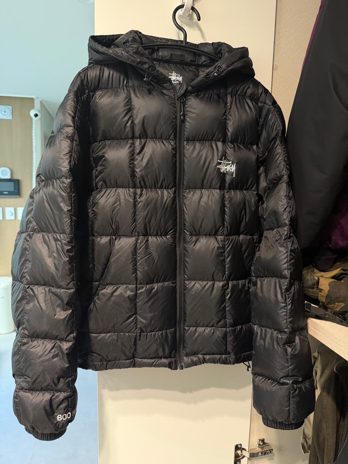 스투시 미드웨이트후드푸퍼 블랙s 상품이미지4