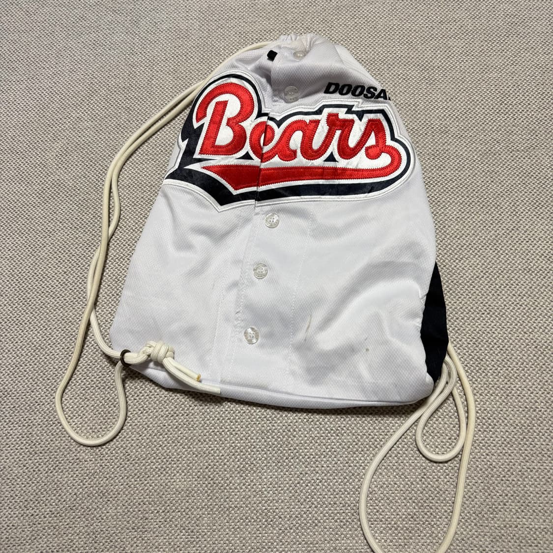 두산베어스 유니폼 드로스트링 가방 상품이미지4