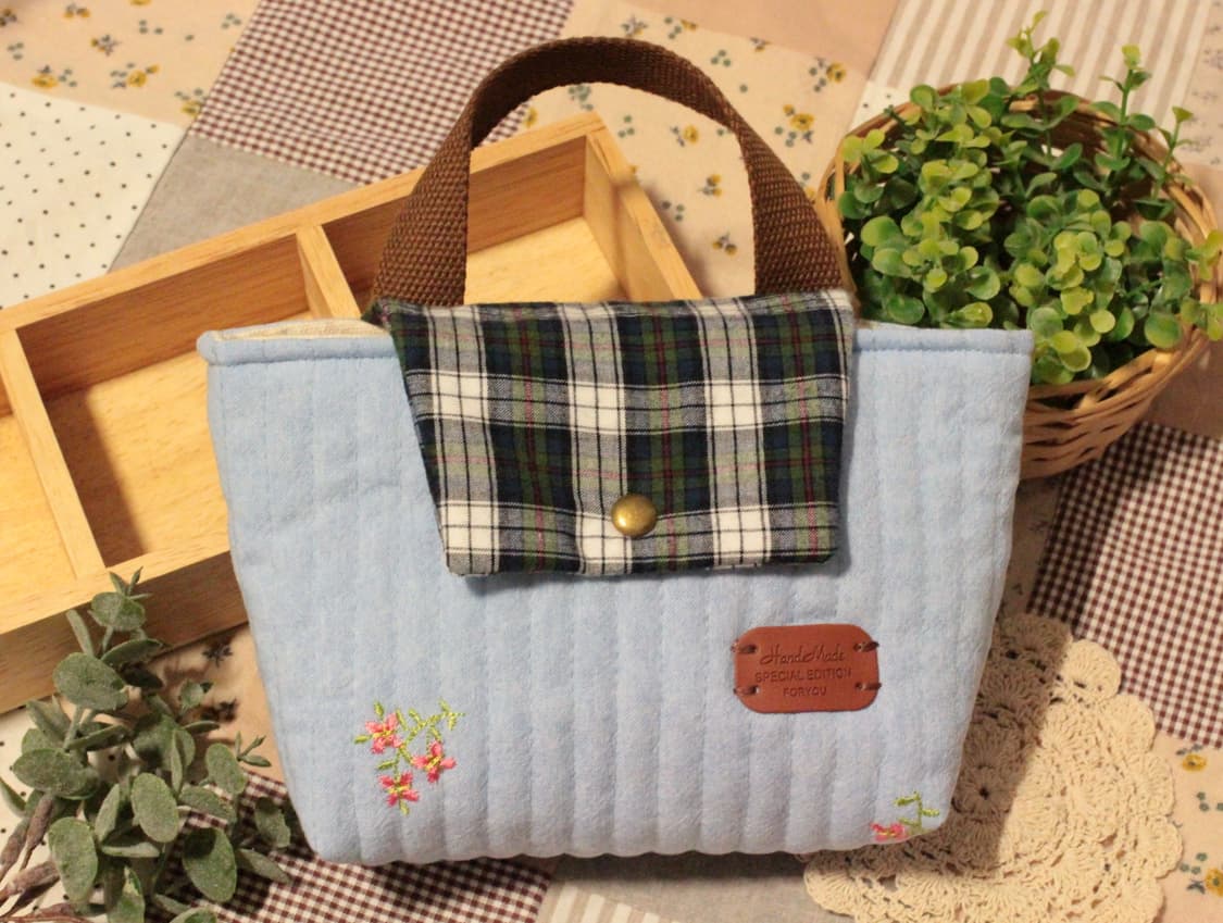 핸드메이드 블루 누빔 손잡이 파우치 상품이미지10