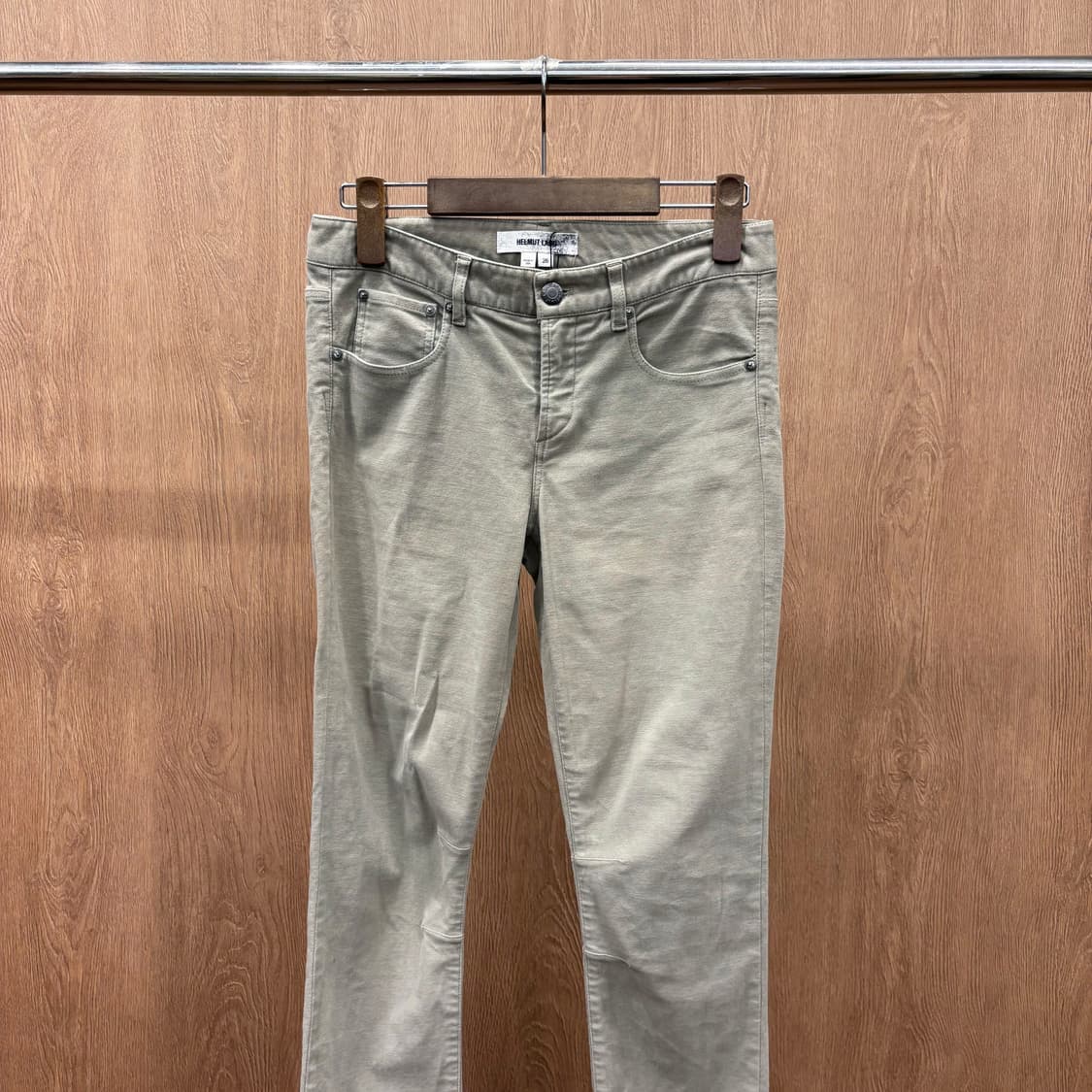 헬무트랭 스키니 코튼 팬츠 미니멀 심플 스퀘어 포켓 버튼 디테일 베이지 상품이미지4