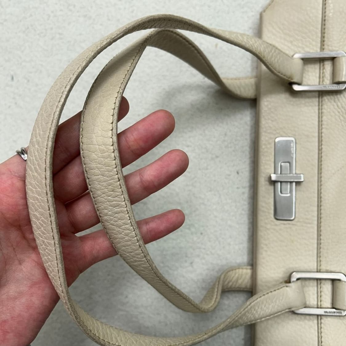 질샌더 아이보리 레더 숄더백 상품이미지2