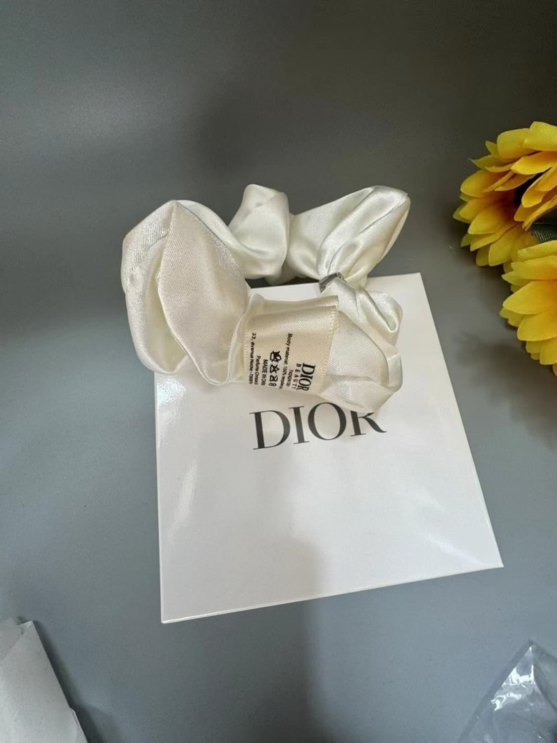 디올뷰티 헤어 스크런치 화이트 디올기프트 상품이미지1