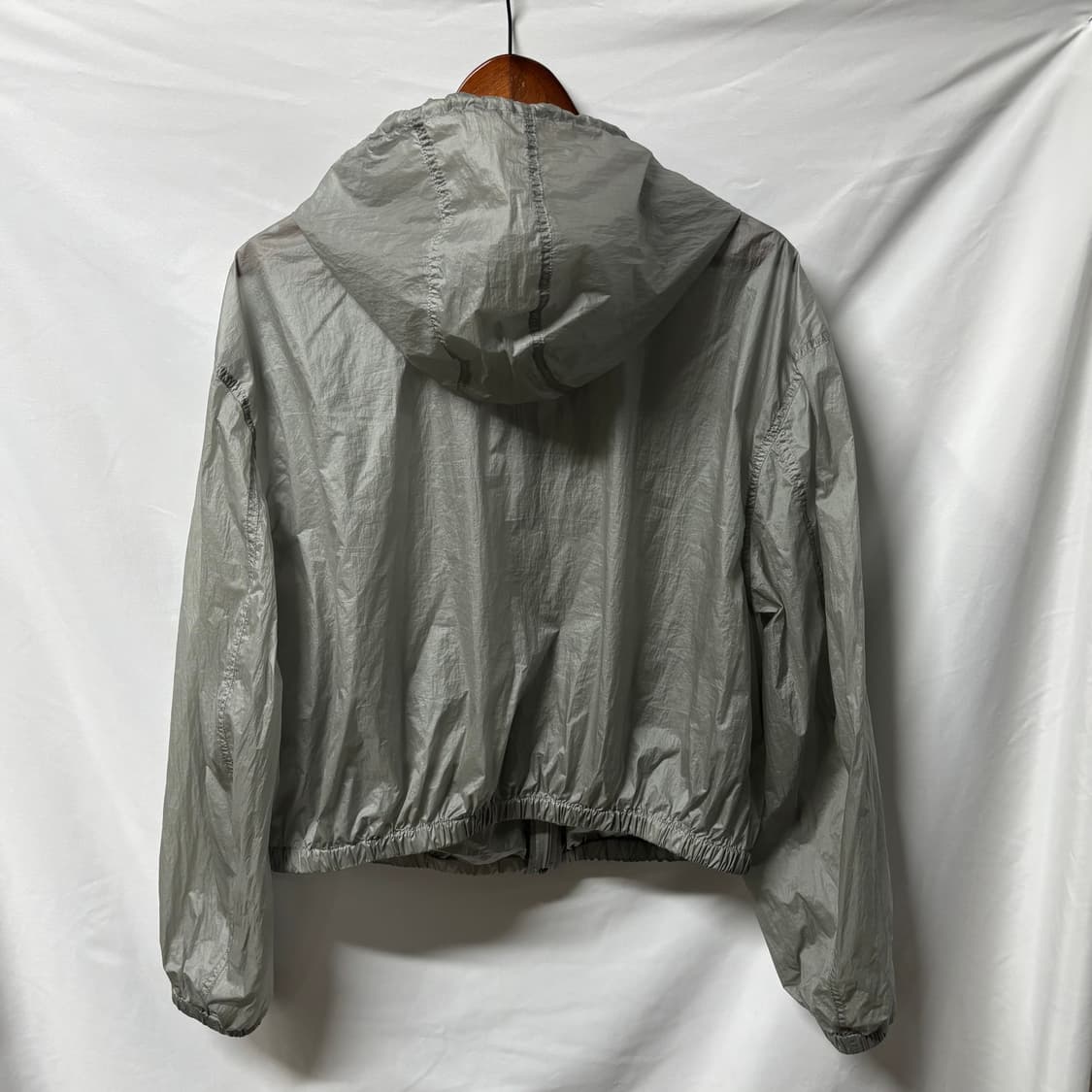 amomentoSHEER NYLON RAGLAN HOODED JUMPER 상품이미지5