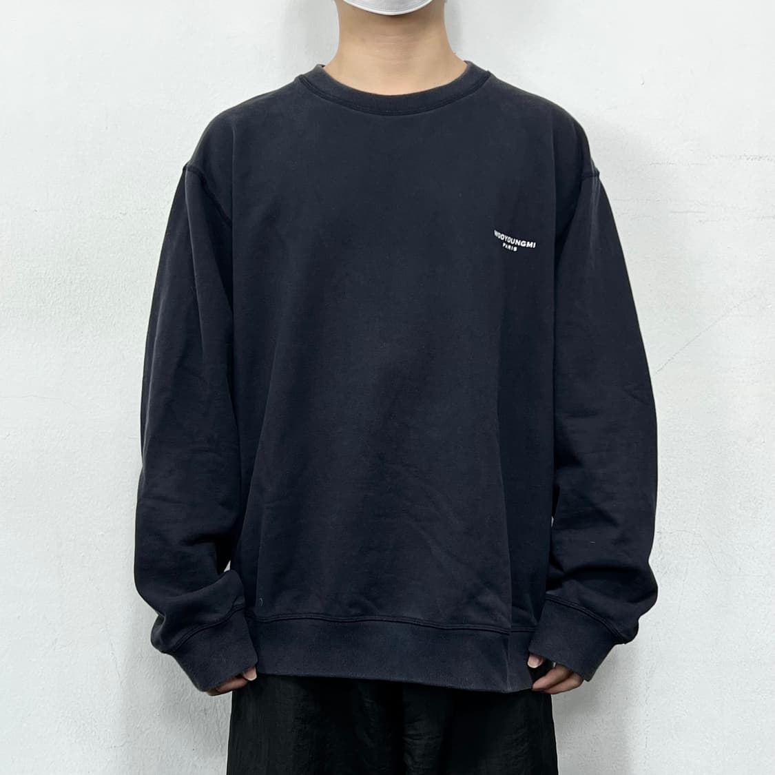 우영미 21ss 스퀘어 라벨 맨투맨 상품이미지1