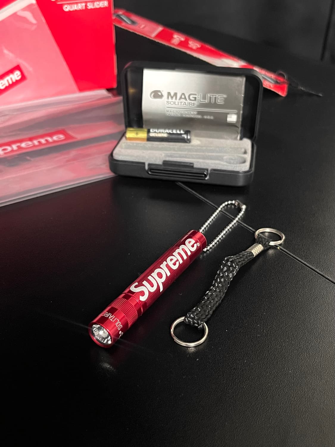 슈프림 x Maglite 맥라이트 솔리테어 키체인 키링 레드 상품이미지4