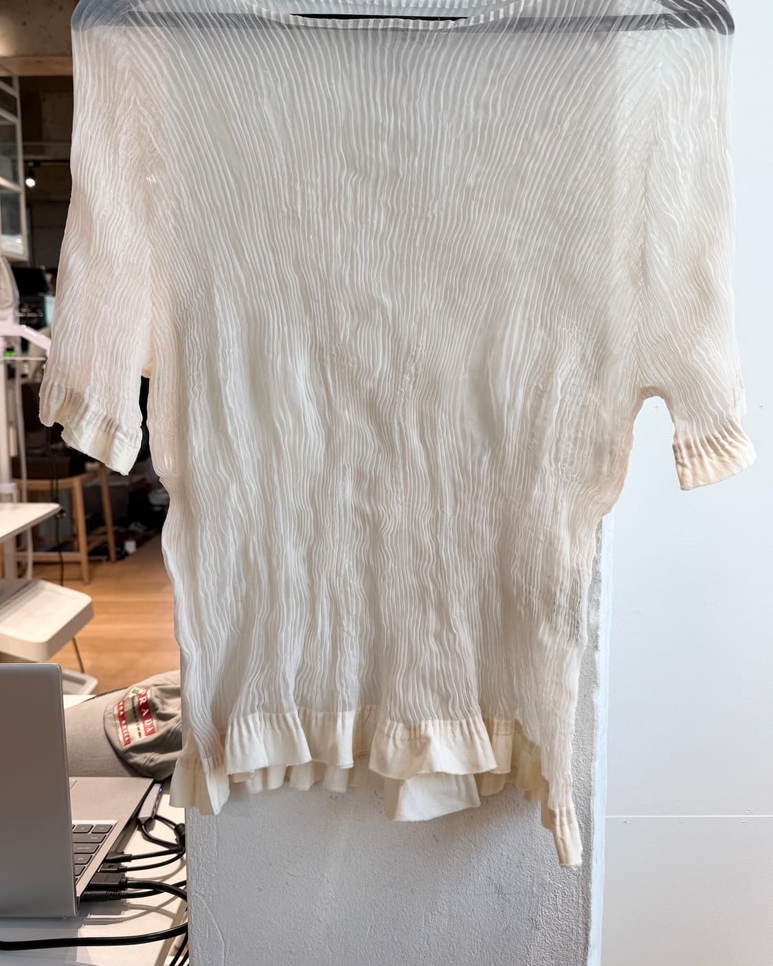 이세이미야케 화이트 링컬 하프티  상품이미지6