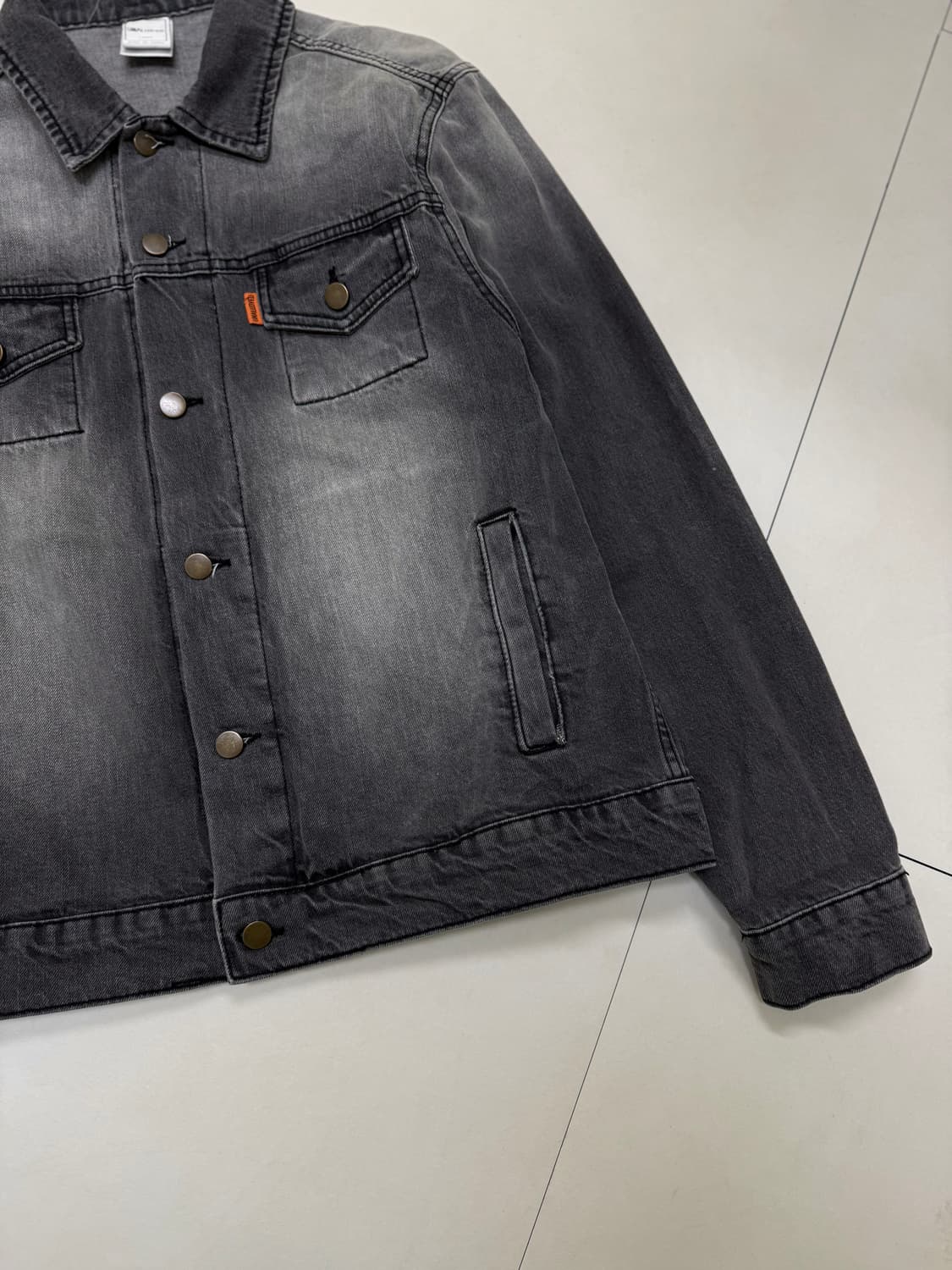 Unalloyed 어널로이드 플라워 워크 데님 트러커 자켓 그레이 상품이미지3