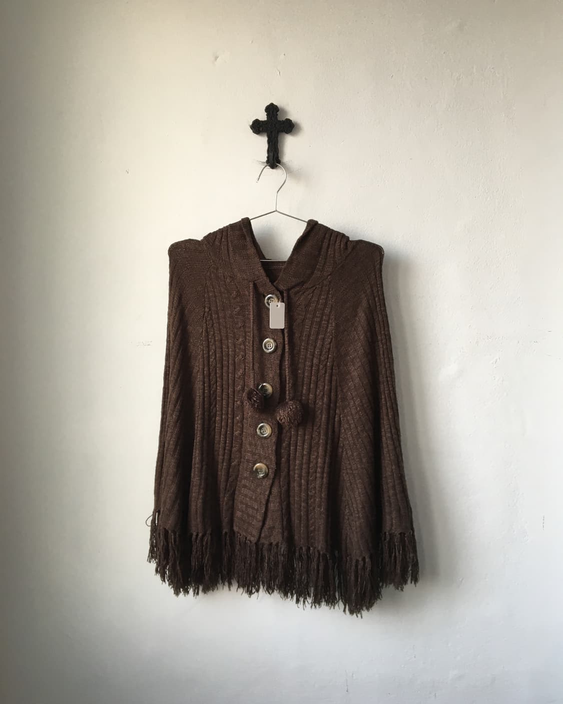 Pom pom fringe hood knit cape 상품이미지2
