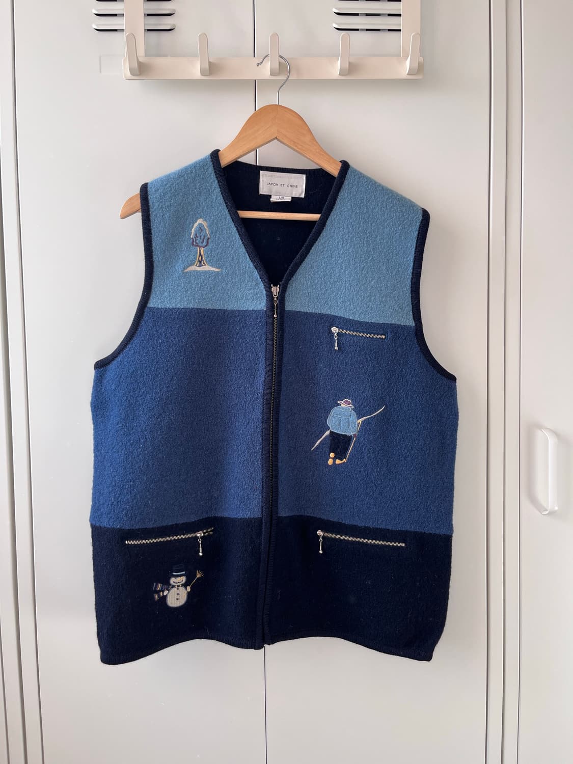 Japon et chine 블루 배색 자수 니트 조끼 상품이미지1