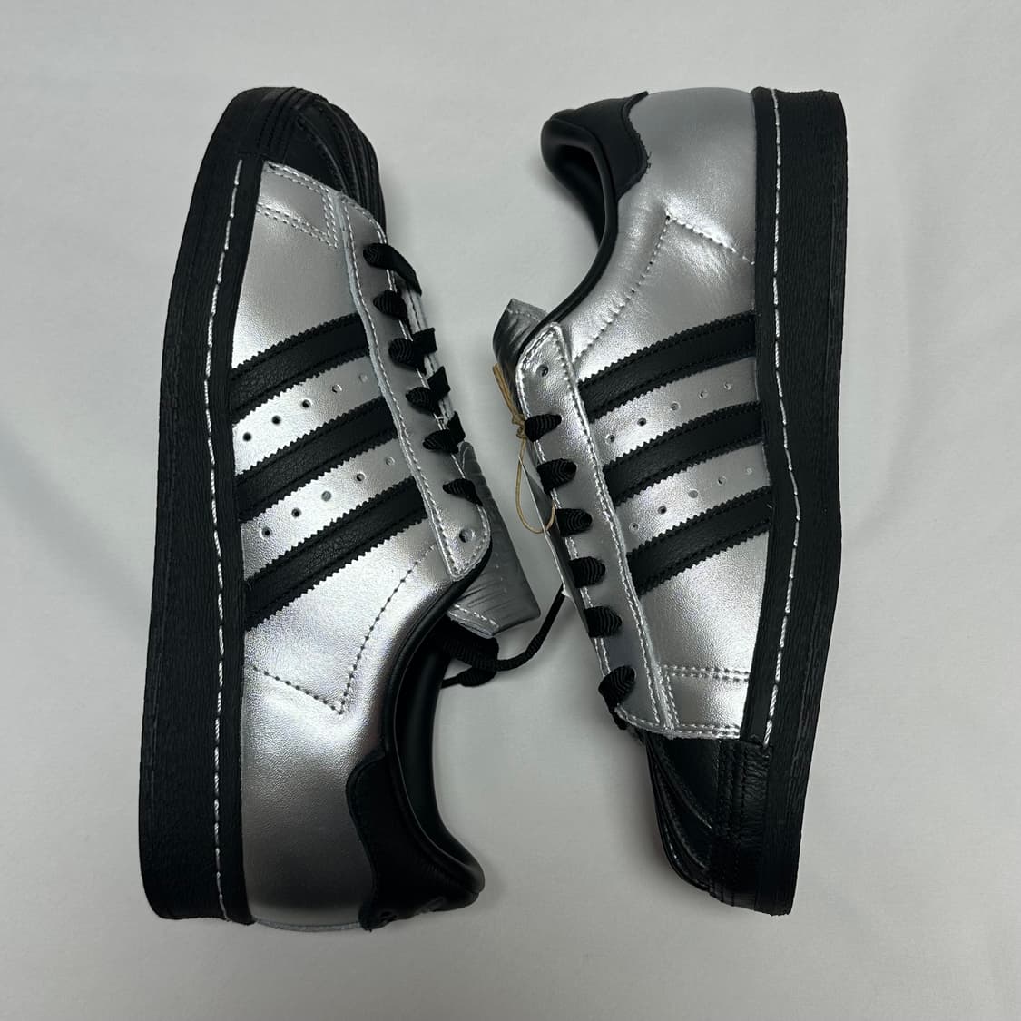(W260/US7) 아디다스 슈퍼스타82 실버 메탈릭 코어 블랙 새제품 상품이미지3