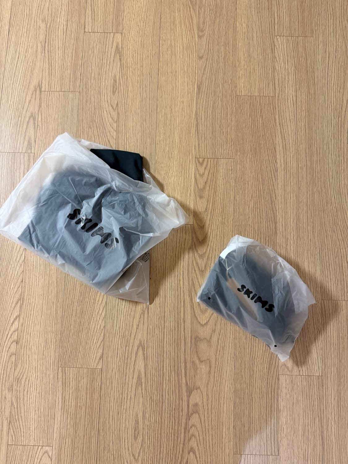 스킴스 반팔+긴팔 블랙 S 세트 상품이미지3