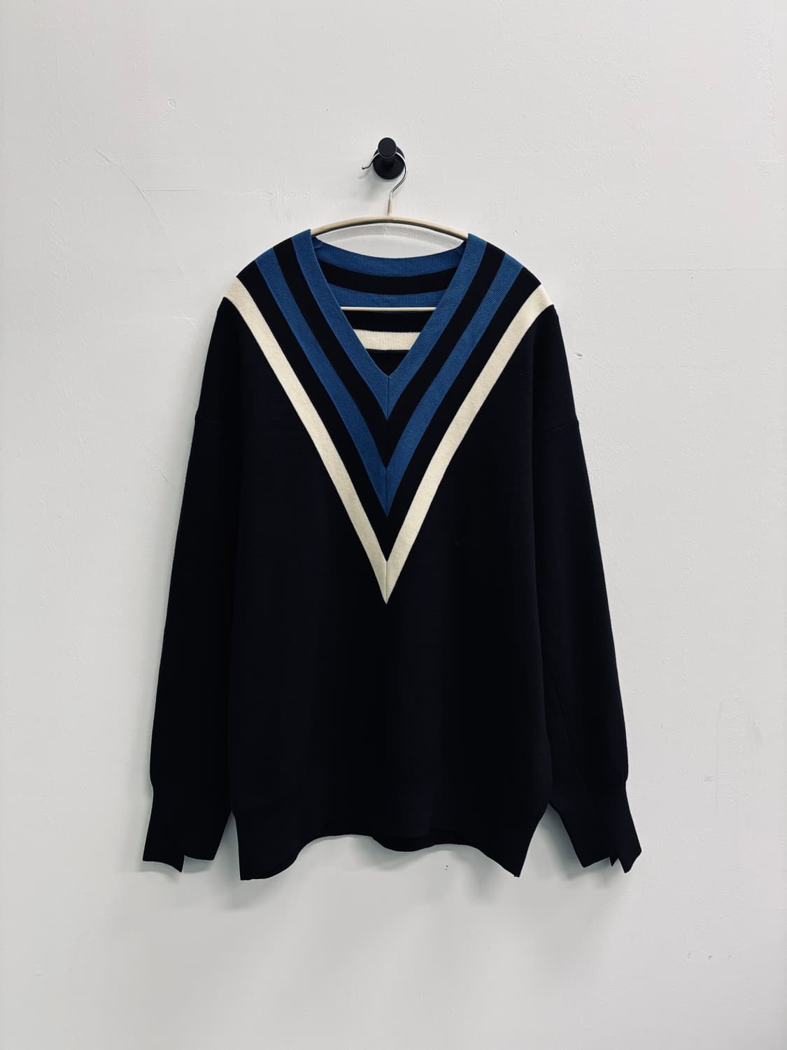 SYSTEM 컬러 배색 브이넥 니트 상품이미지1