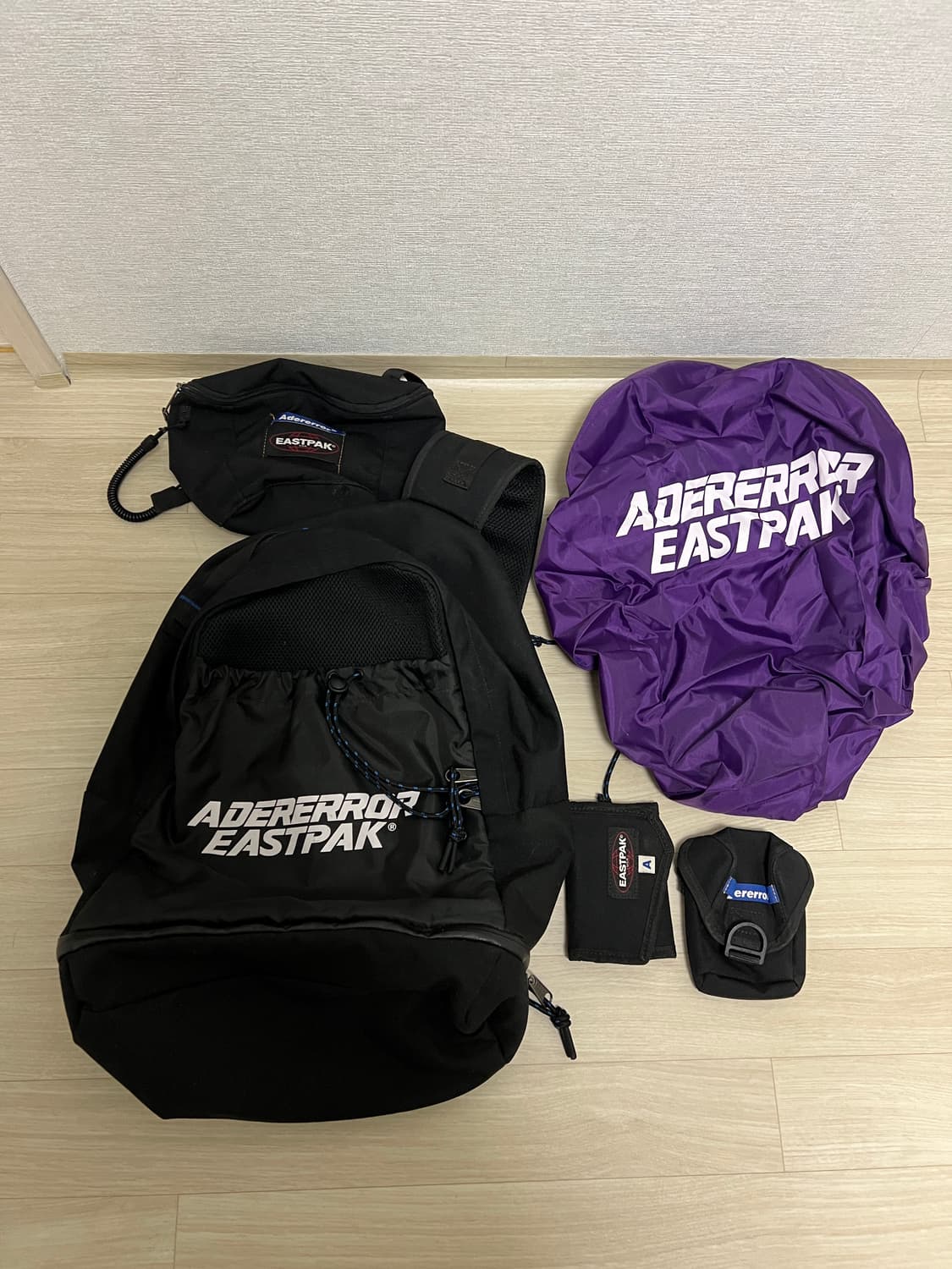 아더에러 이스트팩 슬링백 상품이미지1