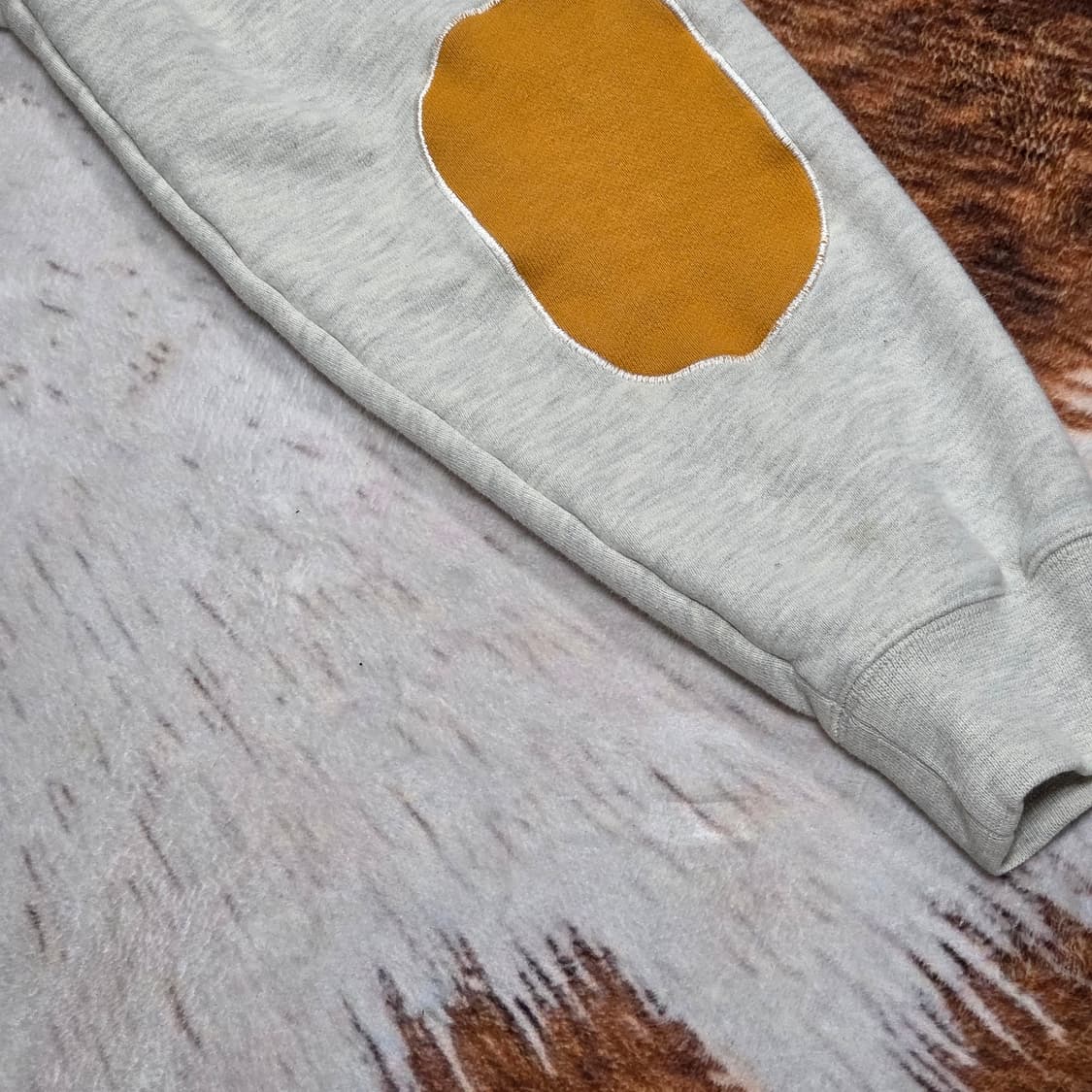 레터링 자수 패치 멜란지 코튼 맨투맨 상품이미지6