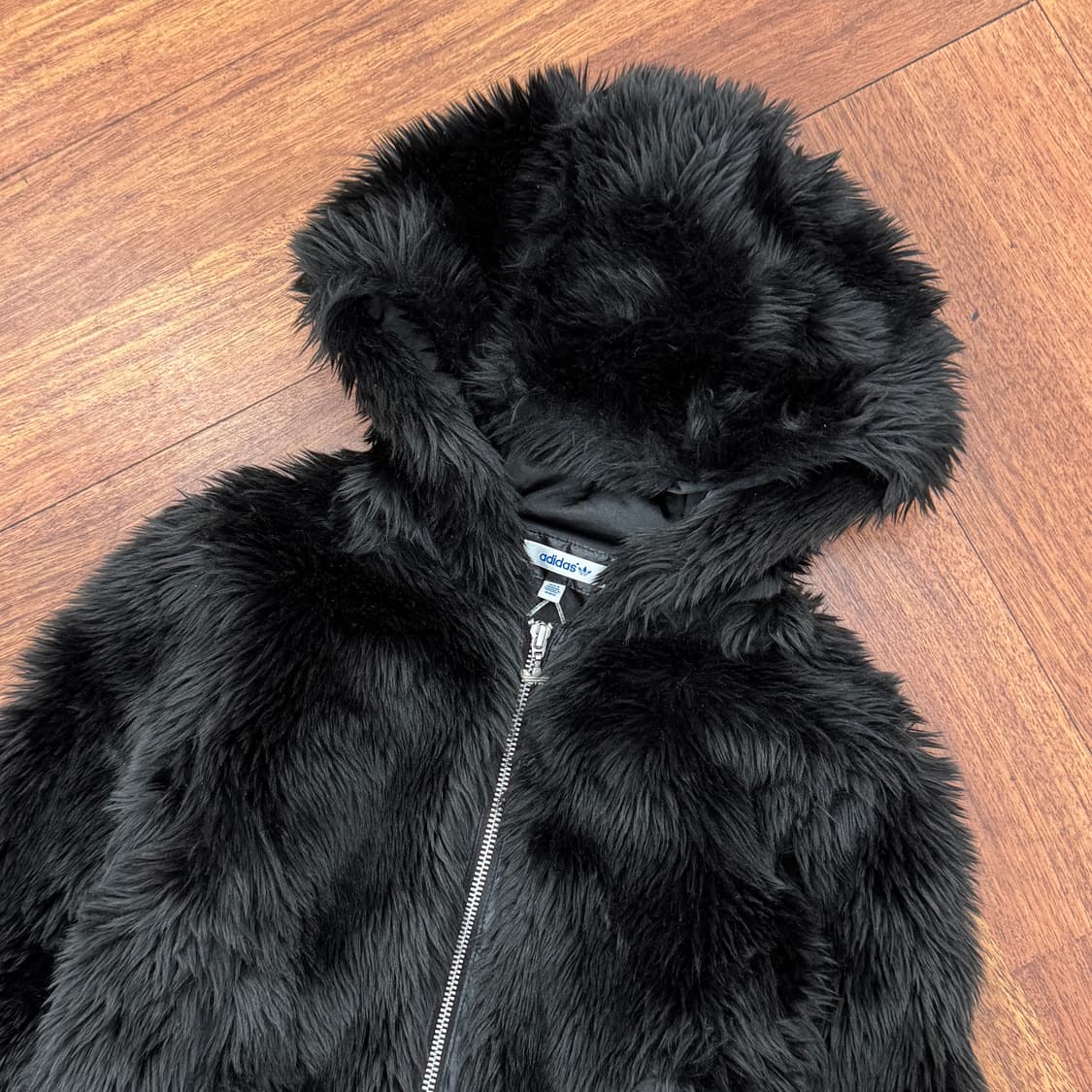 여성용 85 아디다스 블랙 퍼 후드 자켓  상품이미지3