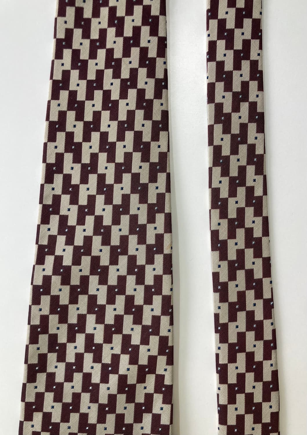 게스 넥타이 상품이미지3