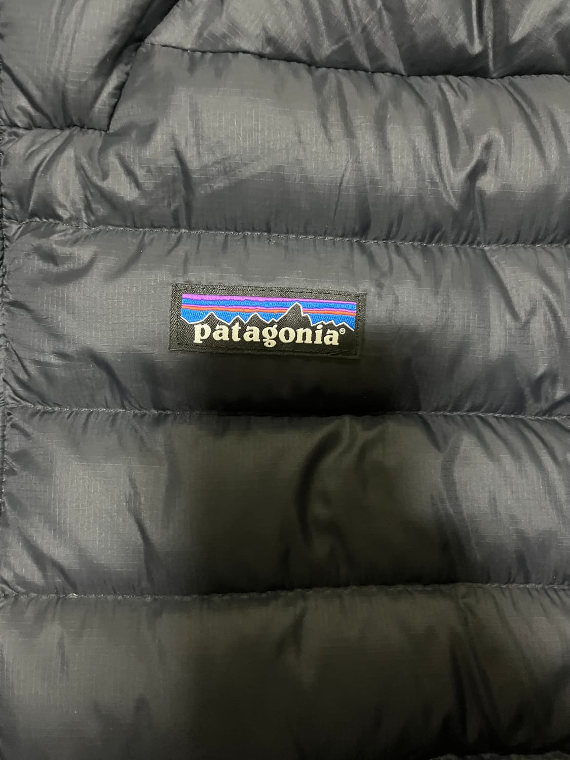 파타고니아 다운 스웨터 후디 블랙 상품이미지3